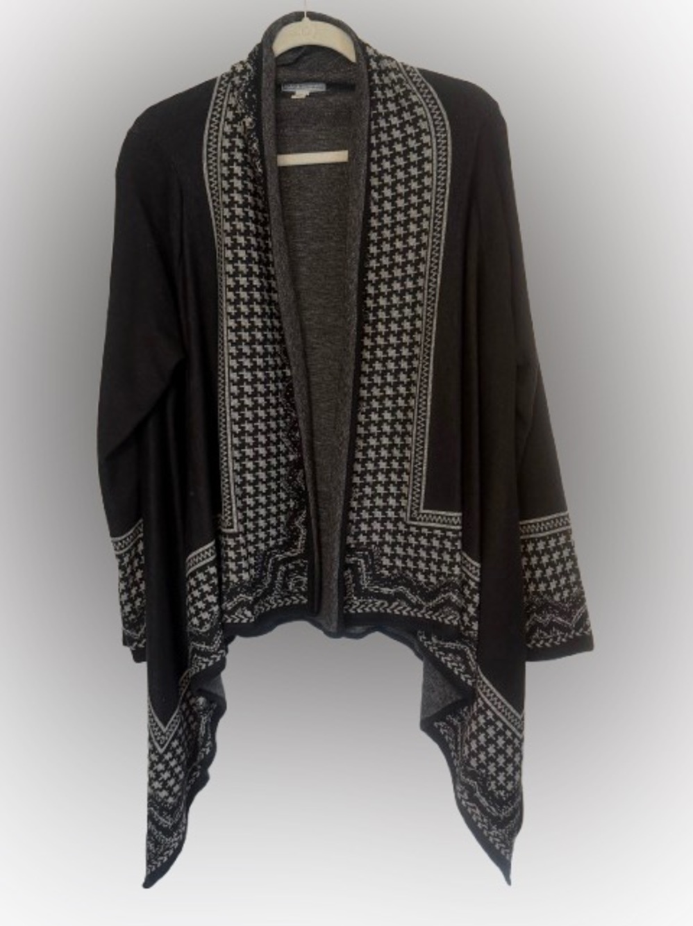 Dana Buchman Black and Gray Open-Front Patterned Cardigan (size XL)